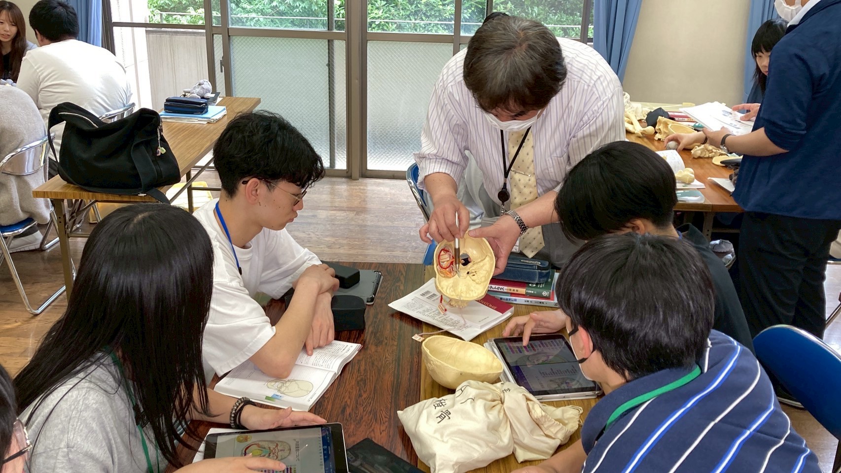 🦴【スキルアップ勉強会】１年生、解剖学の「骨」勉強に奮闘中！📚のヘッダー画像